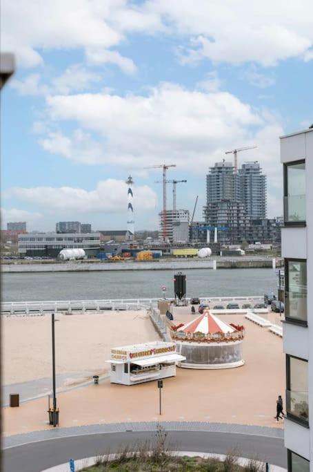 Juan - Stijlvol Appartement Met Uitzicht Op De Kaai Ostend Exterior photo